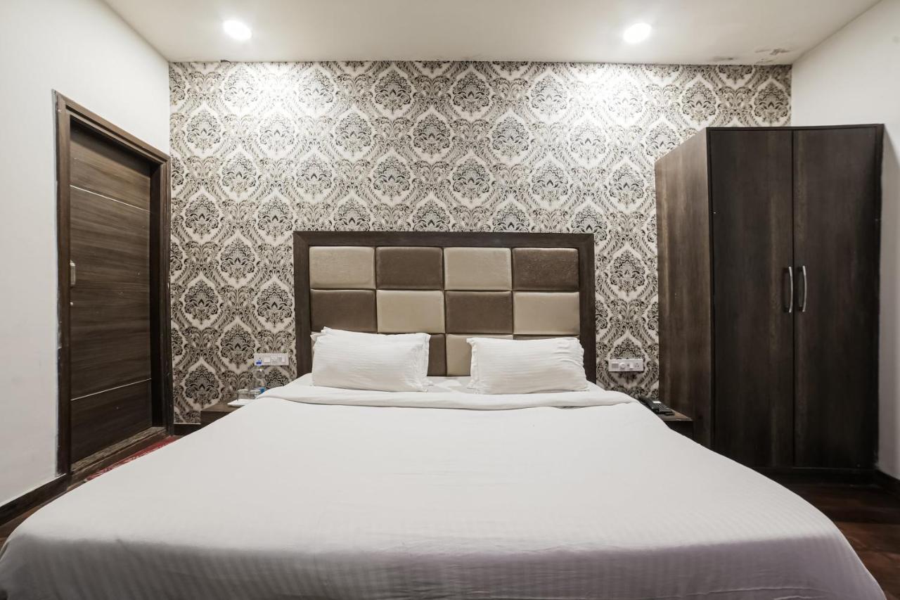 Townhouse Hollywood Heights Hotel Amritsar Buitenkant foto