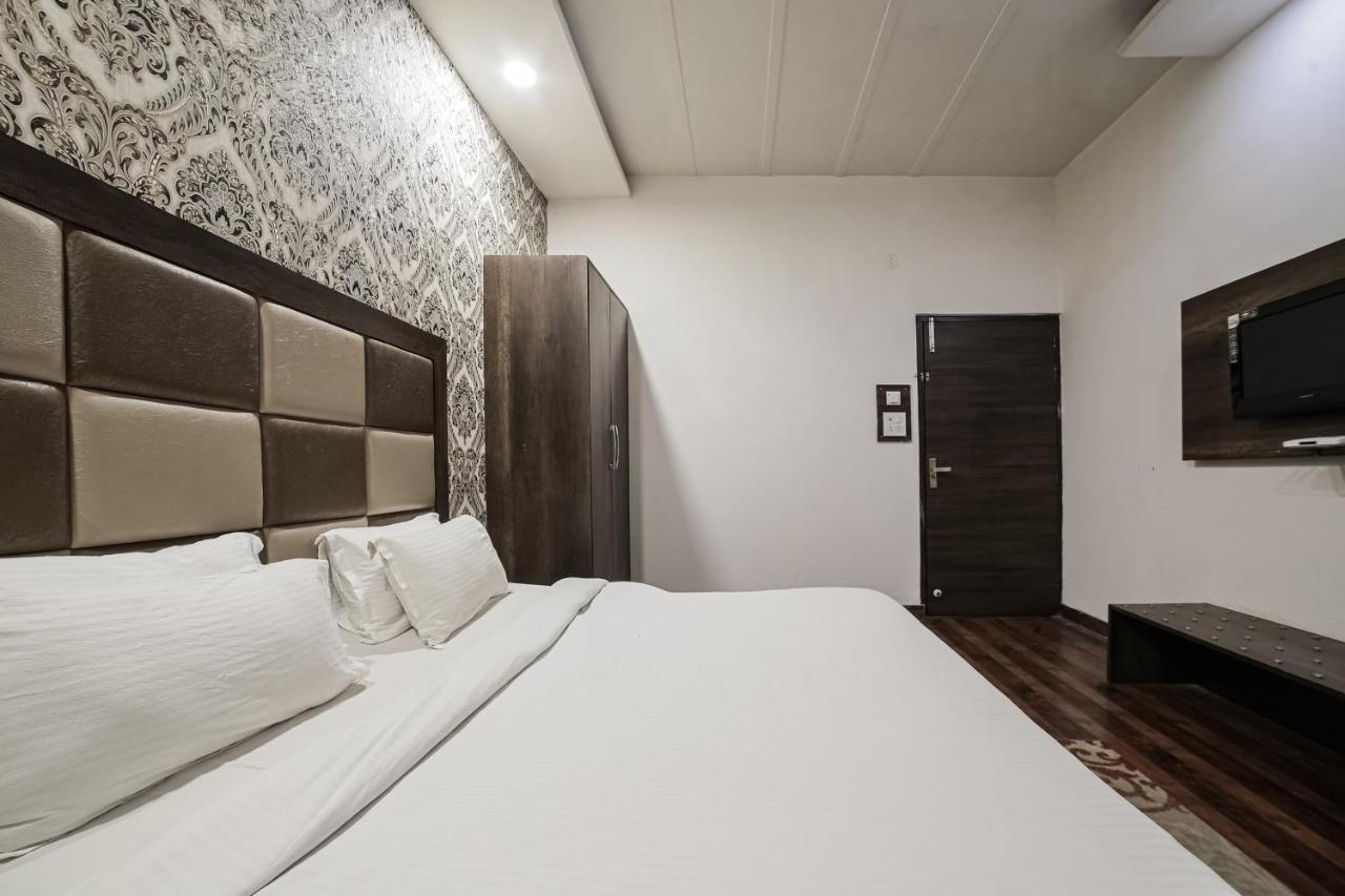 Townhouse Hollywood Heights Hotel Amritsar Buitenkant foto