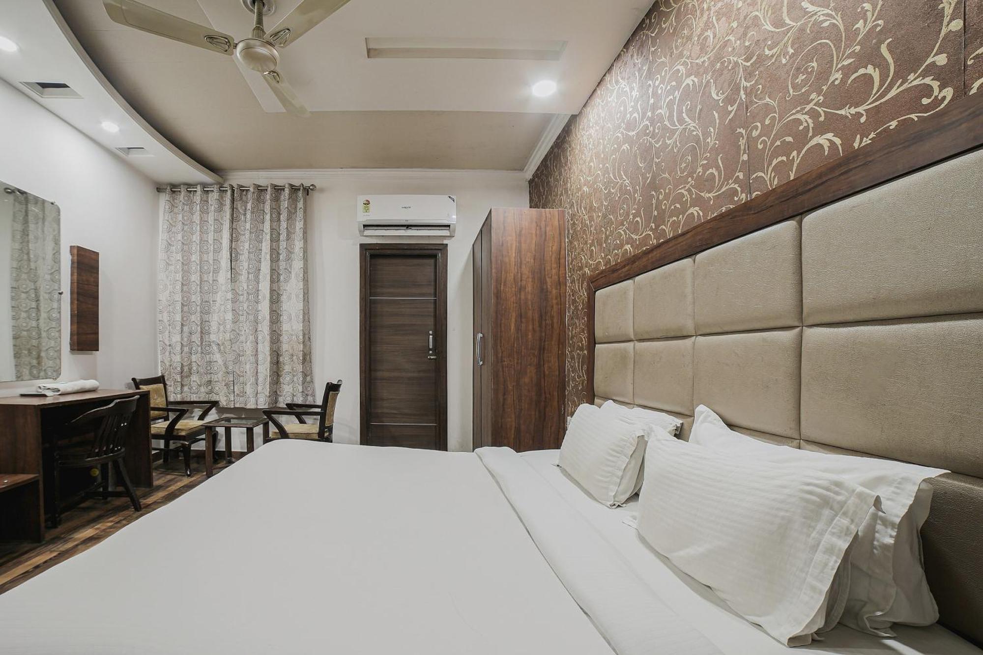 Townhouse Hollywood Heights Hotel Amritsar Buitenkant foto