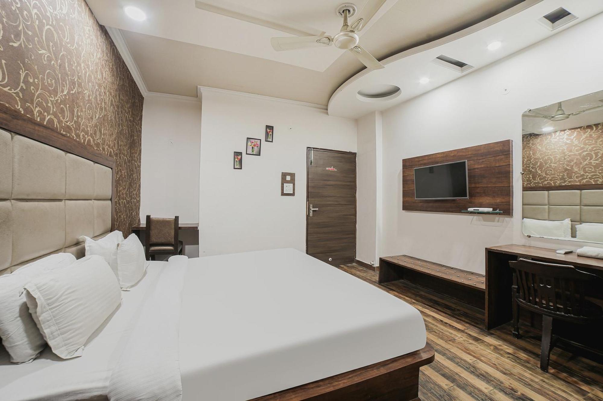 Townhouse Hollywood Heights Hotel Amritsar Buitenkant foto