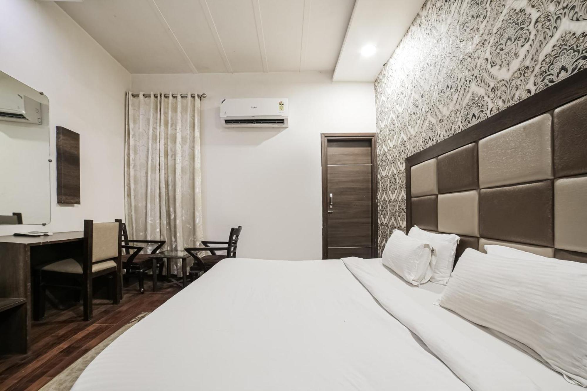 Townhouse Hollywood Heights Hotel Amritsar Buitenkant foto